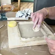 Atelier modelage et peinture sur céramique à Clarensac (30)