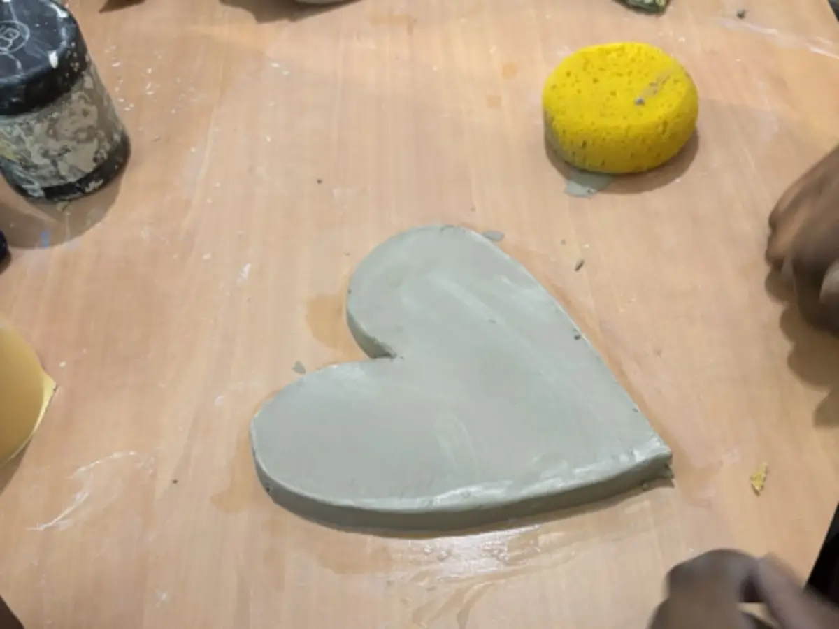 Atelier modelage & peinture sur céramique à Paris 20ème