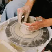 Atelier Modelage + peinture sur céramique à Toulouse (31)