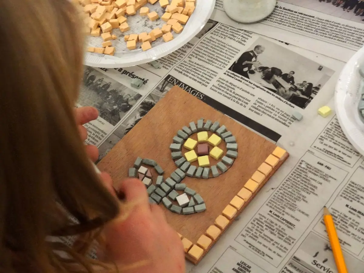 Atelier mosaïque romaine, au Musée gallo-romain