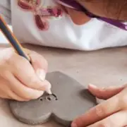 Atelier Parent/enfant création en céramique à Fontaine (38)