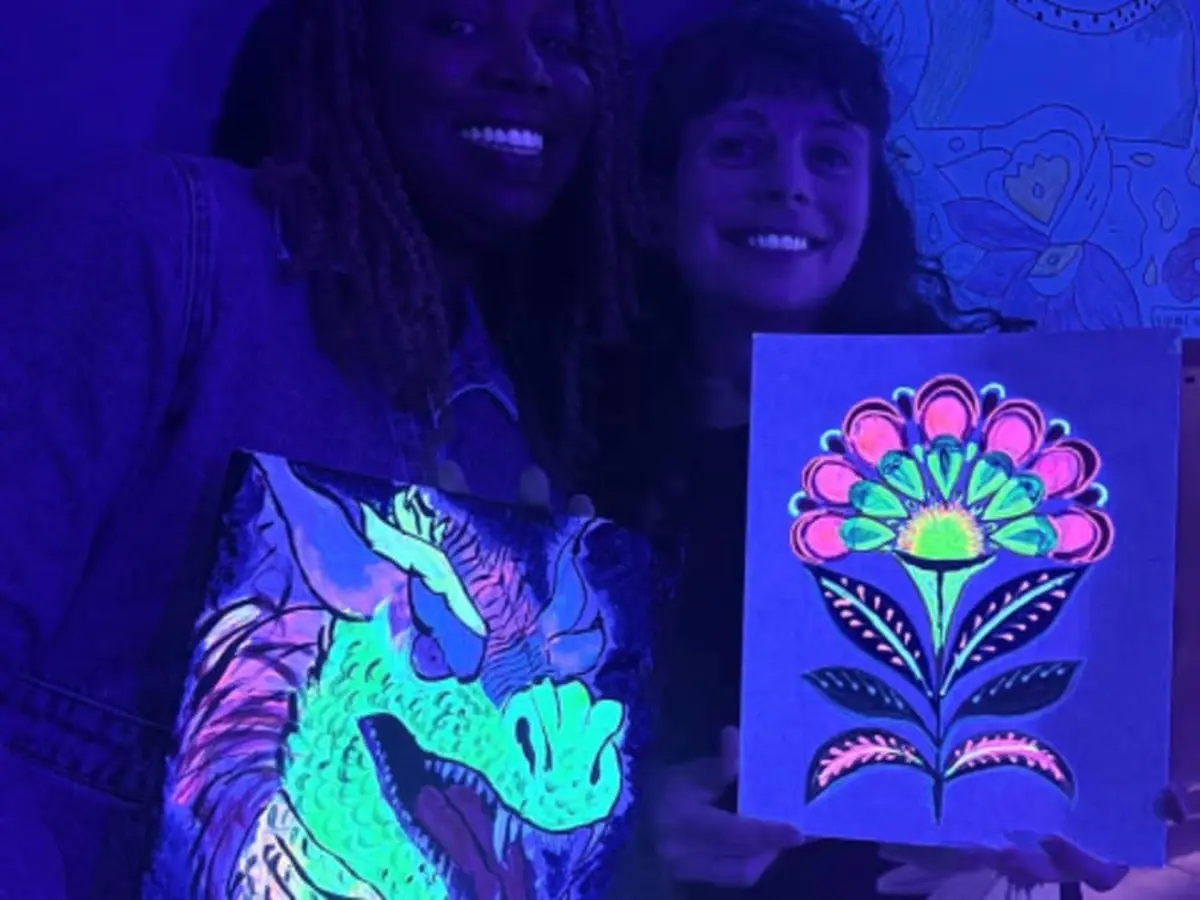 Atelier Peinture dans le noir spécial St Valentin à Paris 17ème