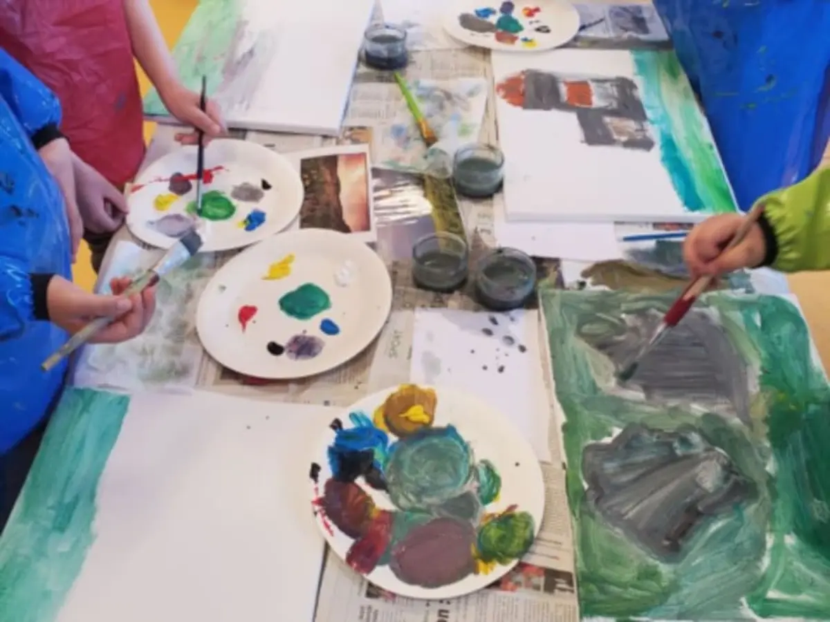 Atelier peinture et collage pour enfant à Arnage (72)