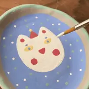 Atelier peinture sur assiettes en céramique à Marseille 1er