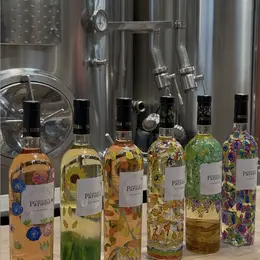 Atelier peinture sur bouteille avec Les Experiences'Way
