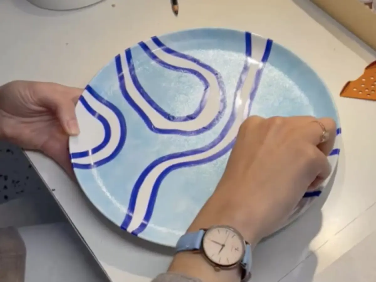 Atelier peinture sur céramique à Paris 20ème