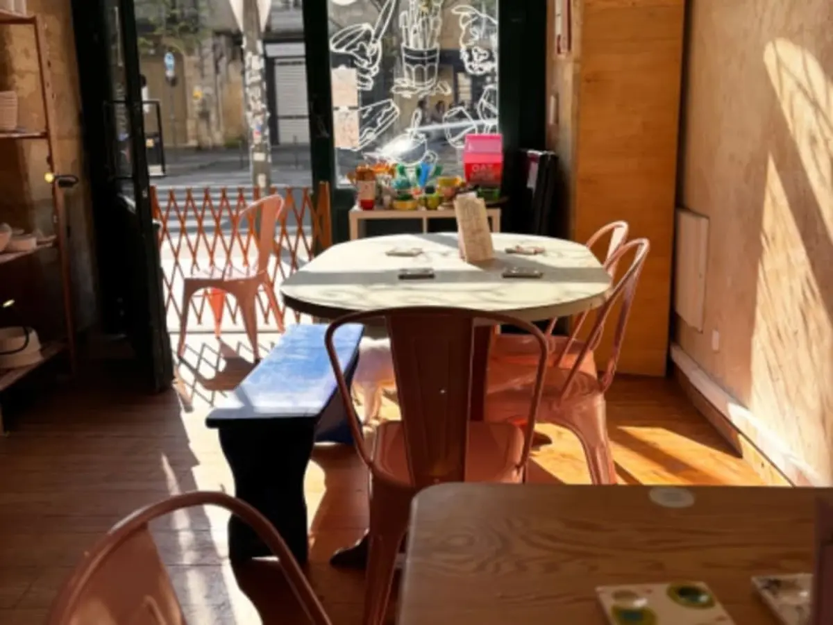 Atelier peinture sur céramique autour d'un apéro à Bordeaux (33)