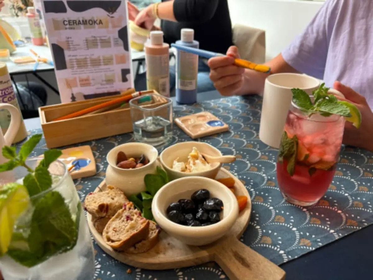 Atelier peinture sur céramique & apéro à Paris 16ème