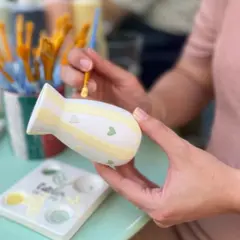Atelier peinture sur céramique & apéro à Paris 17ème
