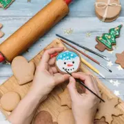 Atelier petits gâteaux de Noël à Montardon (64)
