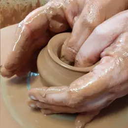 Atelier poterie : initiation au tour + émaillage