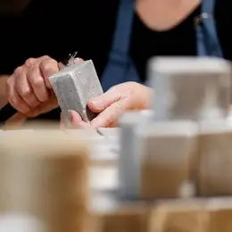 Atelier produits ménagers chez la souffleuse de verre