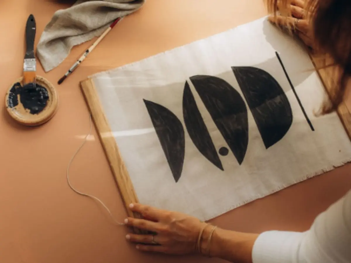 Atelier punch ta tenture de peinture sur tissu et bois (81)