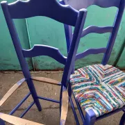 Atelier rempaillage de chaise en tissu