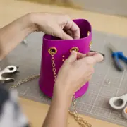 Atelier sac à main en cuir à Paris 2ème