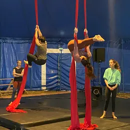 Atelier tissu aérien sous chapiteau