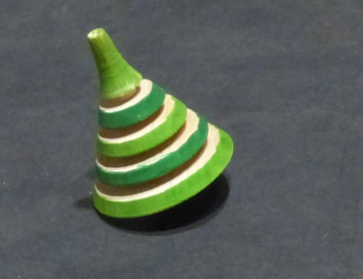 Atelier Toupie en forme de sapin de Noël