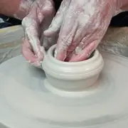 Atelier tournage céramique à Avignon (84)