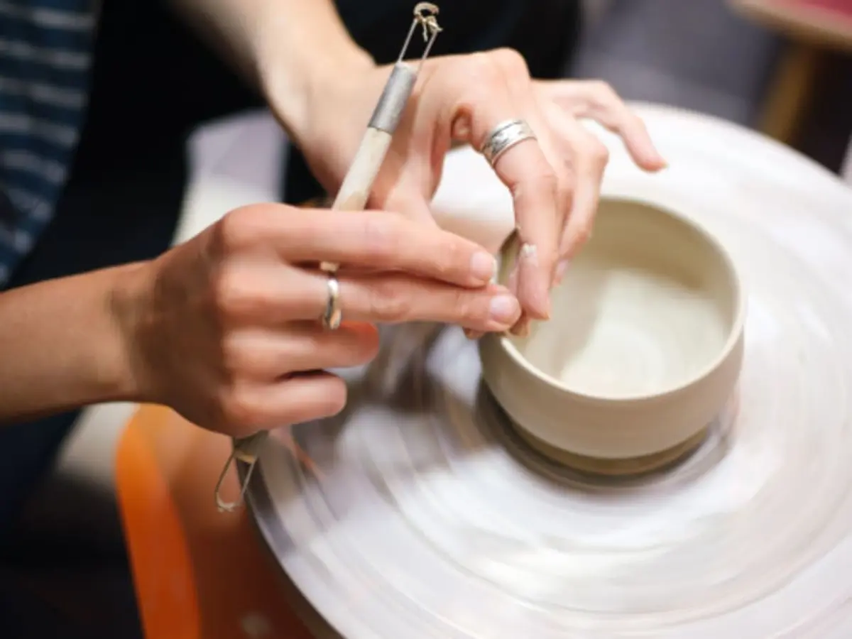 Atelier tournage en céramique à Paris 16ème