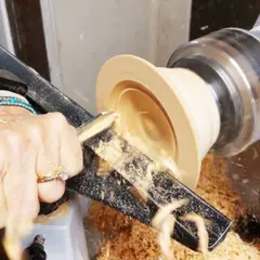 Atelier tournage sur bois à Bielle (64)