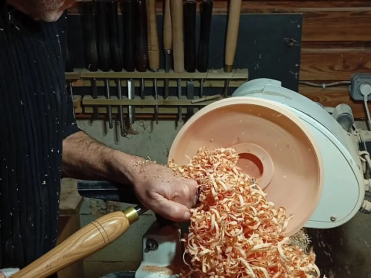 Atelier tournage sur bois à Groléjac (24)