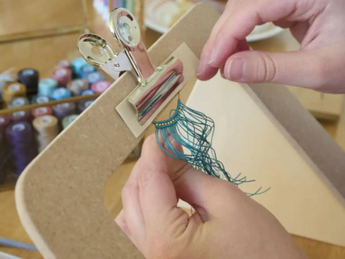 Atelier tressage de bijoux à Lille (59)