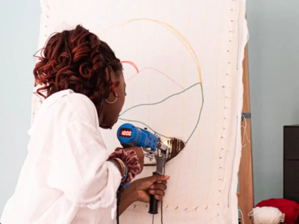 Atelier tufting d'un petit tapis à Plestin-les-Grèves (22)