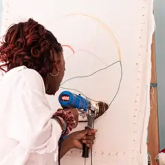 Atelier tufting d'un petit tapis à Plestin-les-Grèves (22)