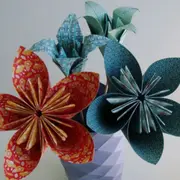 Atelier  vase et fleurs en origami à Montpellier (34)