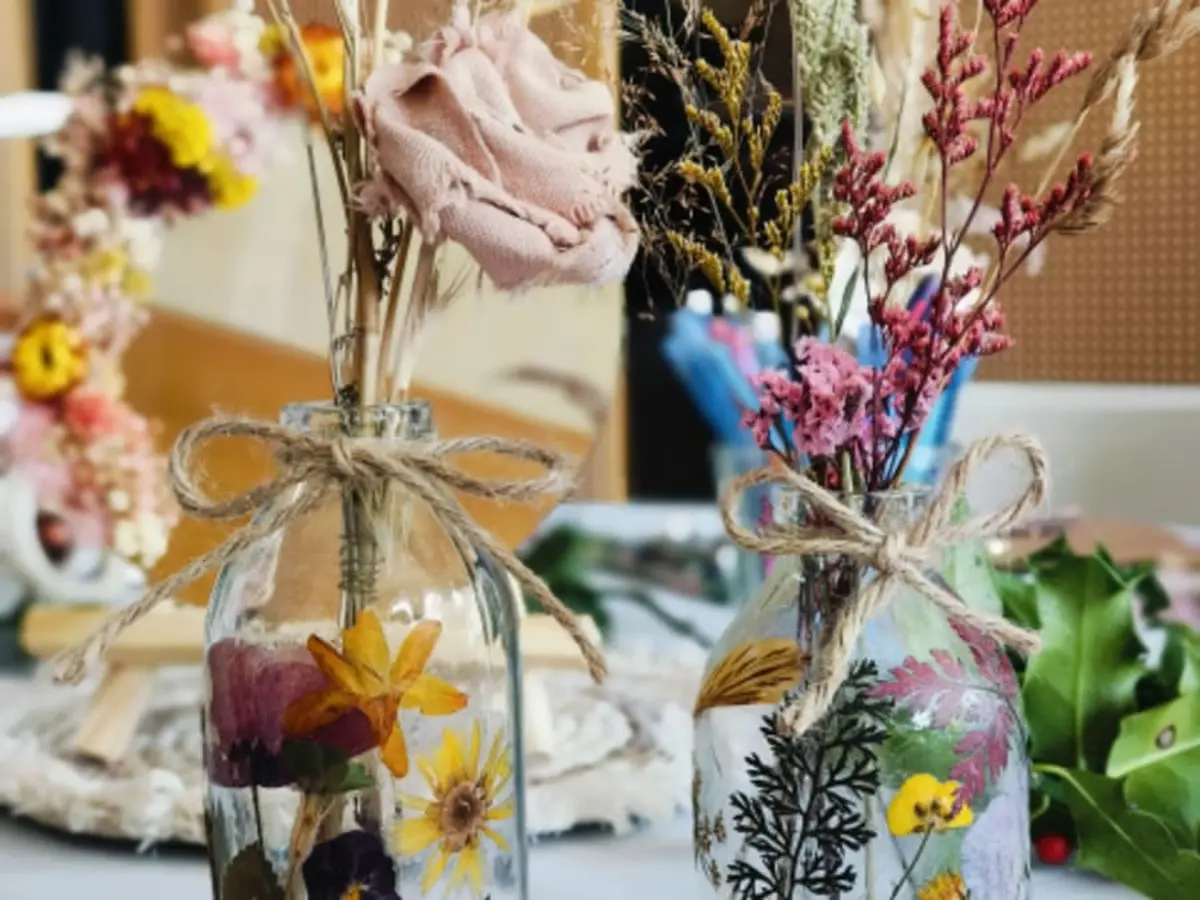 Atelier vase fleuri  à Luchapt (86)