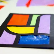 Atelier vitrail papier parent/enfant à Paris 17ème