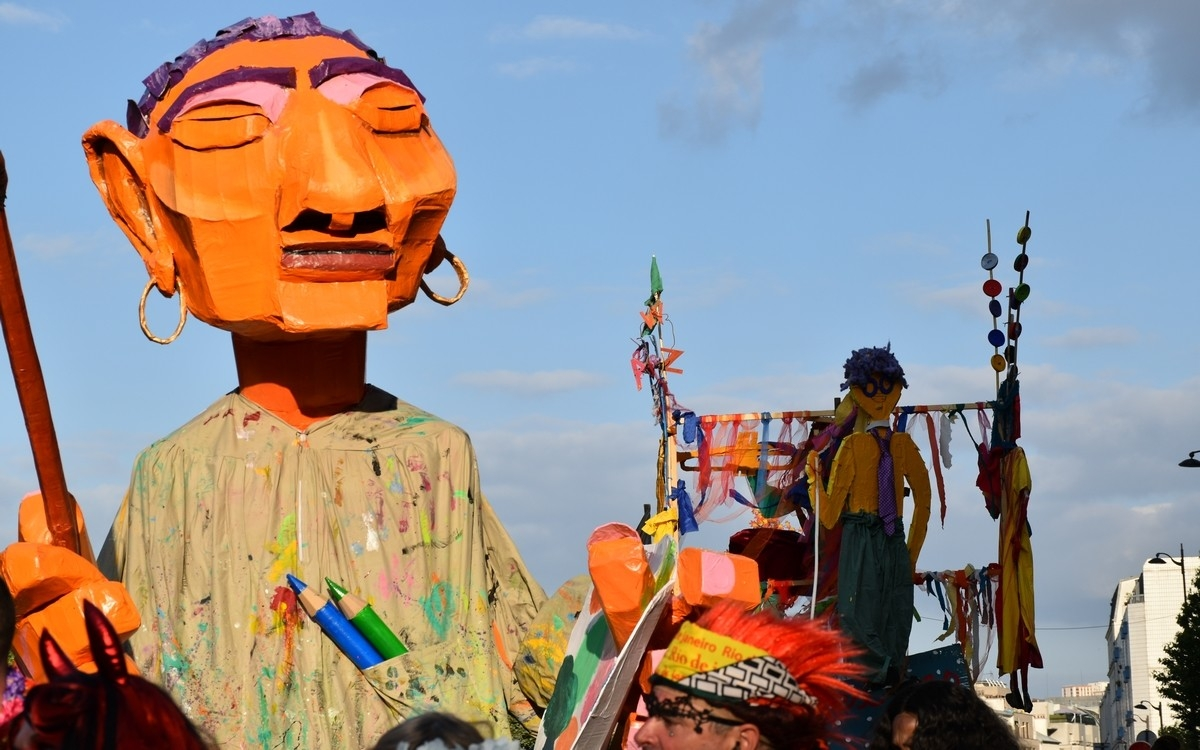 Création de char, géants, masques, banderoles, etc... pour le Carnaval Ô Les Masques