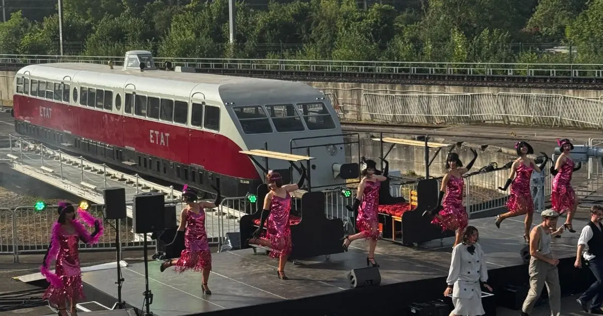 Le mythique autorail Bugatti lors du spectacle immersif L’Aventure du Rail