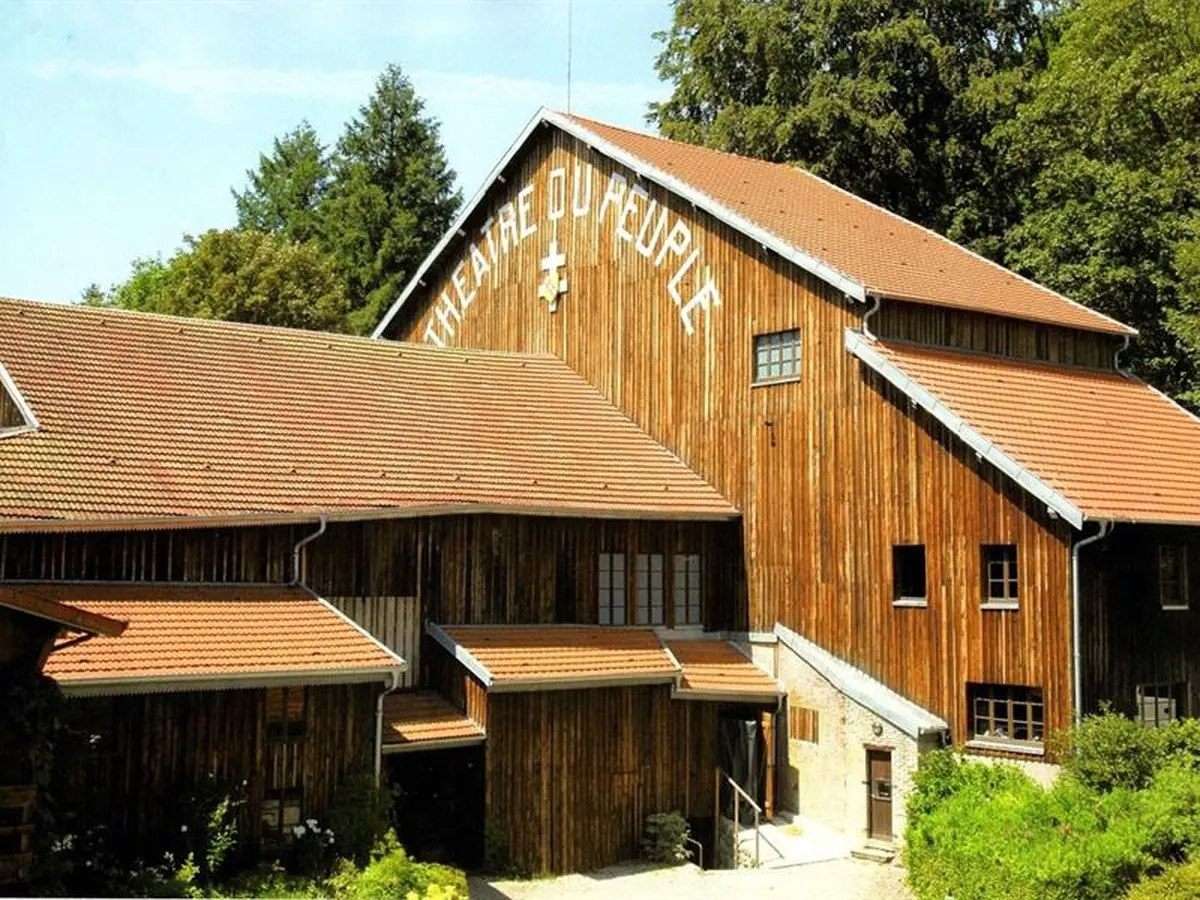 Autour du Théâtre du Peuple
