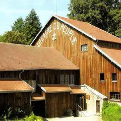 Autour du Théâtre du Peuple