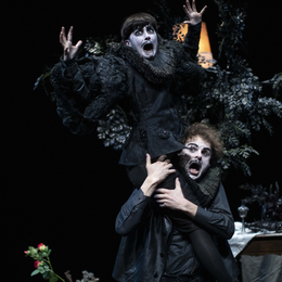 Avec les pieds, un spectacle musical burlesque et baroque au Théâtre Silvia Monfort