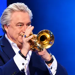 Jean-Claude BORELLY et sa trompette d'Or. 