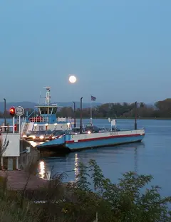Bac automoteur passage du Rhin
