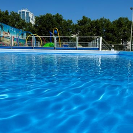 Baignade estivale - Just Fontaine