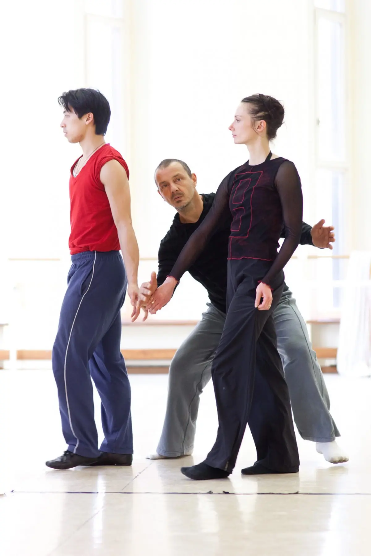 Michel Kelemenis en répétition avec ses danseurs