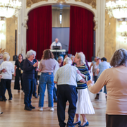 Bal des seniors dans le 18e