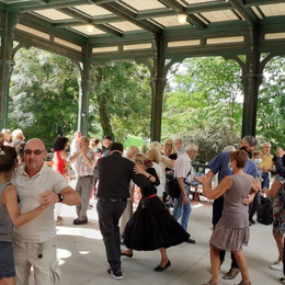 Bal musette au kiosque Montsouris
