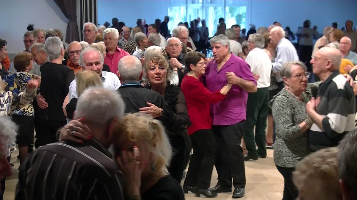 Bal Musette Par Le Club Du 3ème âge