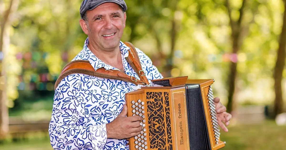 Bal populaire Serge Conjad et l'orchestre Loup Parça