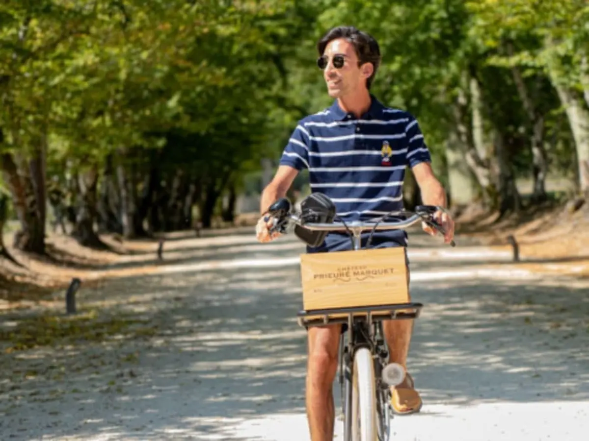 Balade à vélo électrique à  Saint-Martin-du-Bois (33)