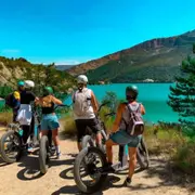 Balade apéro à trottinette électrique au Lac de Castillon (04)