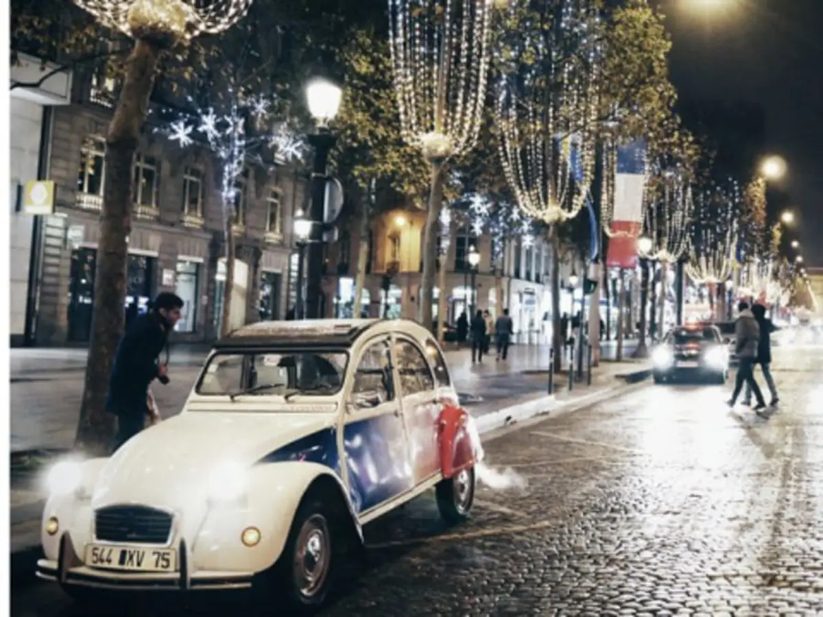 Balade en 2CV à Paris
