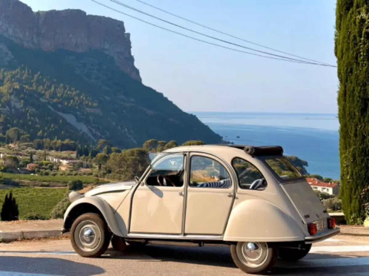 Balade en 2cv sur la Route des Crêtes au départ de Cassis (13)