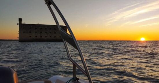 Balade en bateau au coucher de soleil &agrave; Ch&acirc;telaillon-Plage (17)