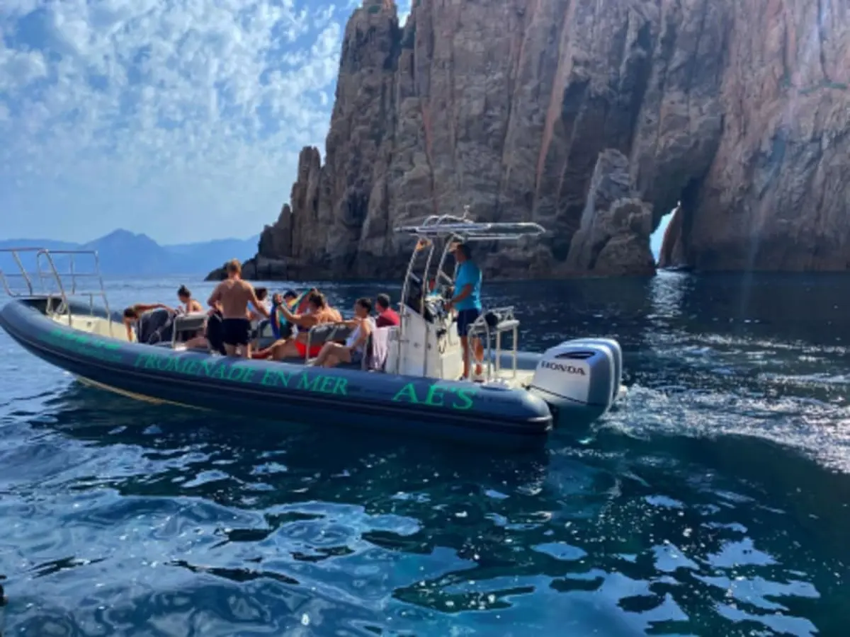 Balade en bateau calanques de Piana et Capo Rosse depuis Porto